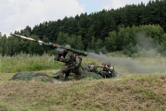 Missile leaves the barrel (2)