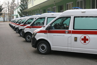 Vojenská zdravotnická služba převzala nové sanitní vozy 