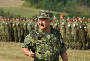 Bude podporovat větší uskupení vojsk