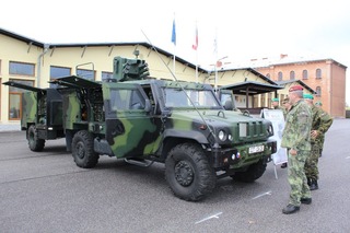 Generál Opata zavítal mezi chemiky do Liberce