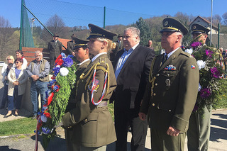 V Ploštině a Prlově si pamětníci připomněli tragédii z konce 2. světové války