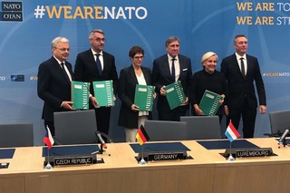 Česká republika se připojuje k Mnohonárodní flotile víceúčelových tankovacích a transportních letadel