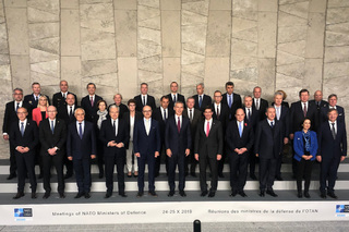 Ministři obrany NATO jednali v Bruselu