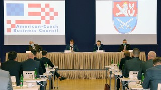 Čeští a američtí zbrojaři jednali v Praze o spolupráci