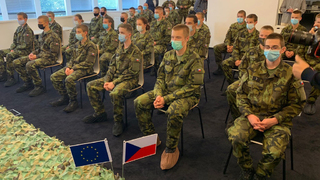 Žáci nové pobočky vojenské střední školy v Sokolově zahájili studium