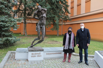 Popravené vlastence v ruzyňských kasárnách připomíná zrekonstruovaný památník
