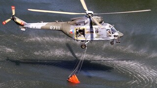19 dní pomoci armádních vrtulníků v Hřensku: Bez přestávky, přes 2 tisíce shozů a téměř 4 tisíce tun vody