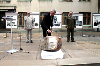 Rekonstrukci Armádního muzea Žižkov slavnostně zahájili ministr obrany a náčelník Generálního štábu