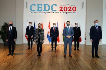 Ministři obrany Středoevropské obranné spolupráce jednali ve Slovinsku o hybridních hrozbách či dezinformacích