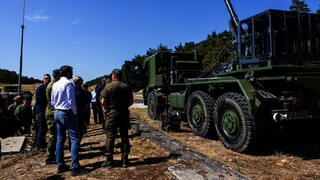 Ministr obrany Jaromír Zůna se na Slovensku zúčastnil prezentace a střeleb dělostřeleckých systémů