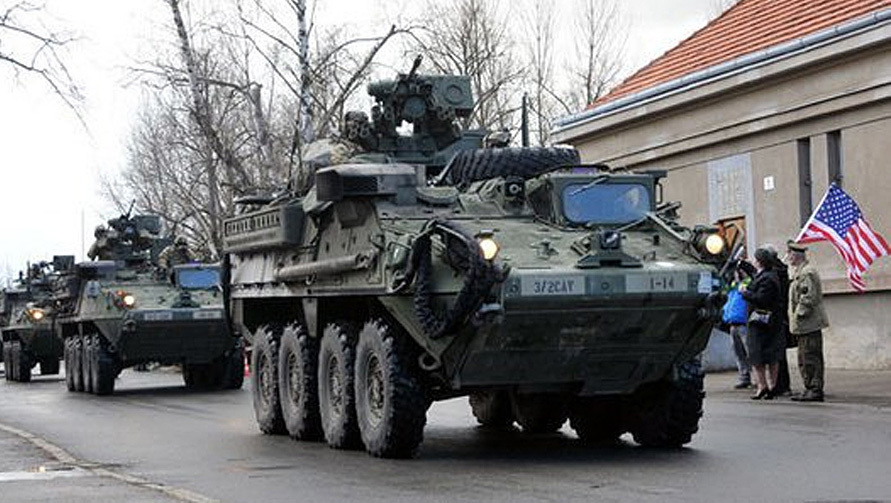 Vojenská policie ukáže, jak se chovat na silnicích při předjíždění kolon vojenských vozidel