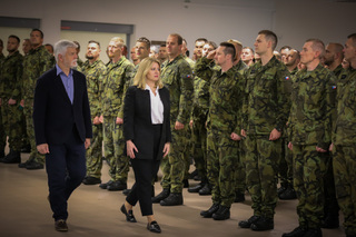 Petr Pavel a Zuzana Čaputová navštívili bojové uskupení v Lešti