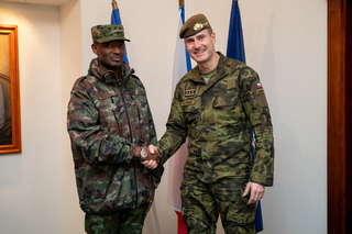 Generál Řehka jednal se svým protějškem generálem Mugangou ze Rwandy