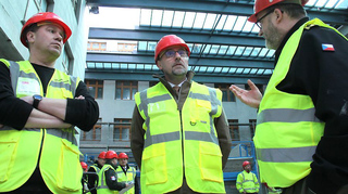 Ministr obrany Lubomír Metnar se seznámil s rekonstrukcí budovy Armádního muzea Žižkov