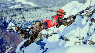 Lyže, skály, hledání v lavinách, transport raněných. V neděli startuje armádní víceboj Winter Survival