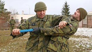 Aktivní záložníci nacvičovali ve Strakonicích ostrahu důležitých objektů