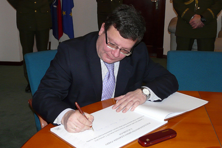 Minister Vondra writes his last entry into the Chronicle of the General Staff