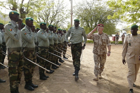 General Pavel visits soldiers on EU Mali mission and meets with the EU Training Mission Commander 