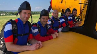 Parašutisté Dukly v týmech na mistrovství světa zářili, individuální stříbro má Šorf 