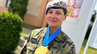 Specialistka zbrojní služby kapitánka Pavla Kopicová má zlato z ME Masters ve vzpírání