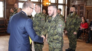 Kolín ocenil své občany za službu v aktivní záloze