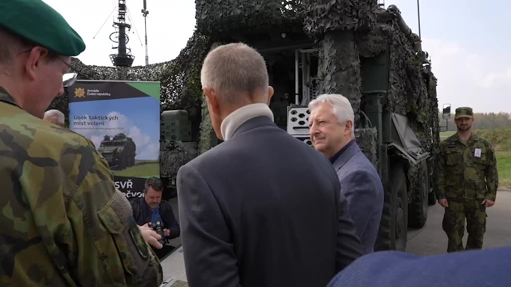 Spolupráci armády a IZS při ochraně před drony. I to viděli premiér Babiš a ministr Zůna na cvičení Federated Cloud