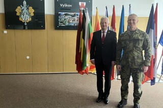 Ministr obrany jednal ve Vyškově o prioritách přípravy personálu pro rok 2026