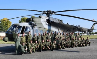 Sportovci Dukly místo dresu oblékli maskáče pro odborný výcvik 