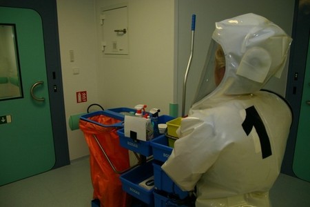 Maintenace personnel must wear pressure protection suits also