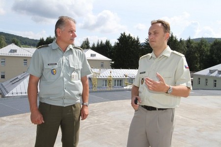 Chief of Techonin Centre LTC Michal Kroca and director of the Central Military Health Institute COL Frantisek Bilek