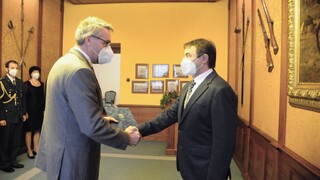 Ministr obrany předal jmenovací dekret profesorovi Rybanskému