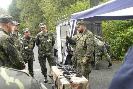 Demonstration of new Czech small arms
