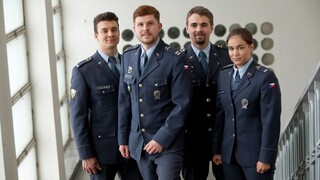 Chcete pilotovat F-35 či americké vrtulníky? Univerzita obrany od září otevře nový studijní program