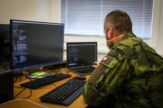 Jak mohou vypadat války budoucnosti? Nastínily to eseje a videa inovativního projektu