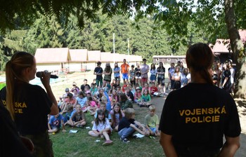 Vojenští policisté oživili dětský tábor