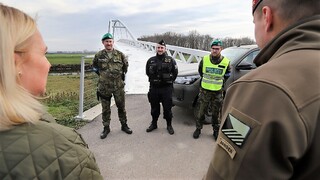 Při ochraně hranic se Slovenskem byl kromě profesionálů nasazen i rekordní počet vojáků aktivní zálohy