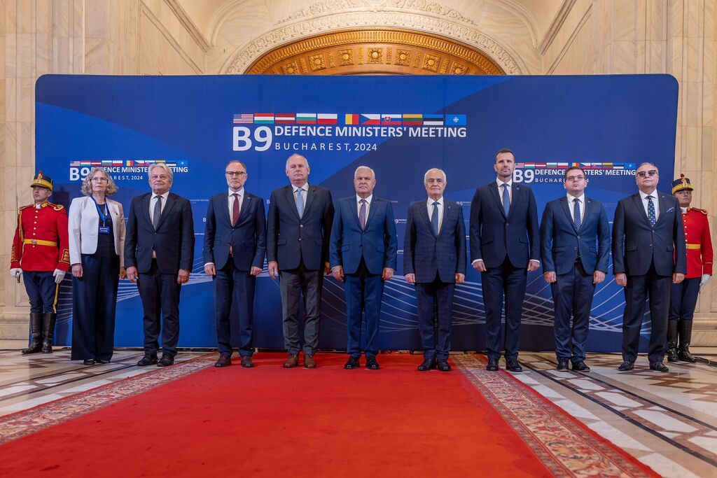 Náměstek Blažkovec a ministři obrany zemí B9 v Bukurešti stvrdili posílení bezpečnosti východního křídla NATO