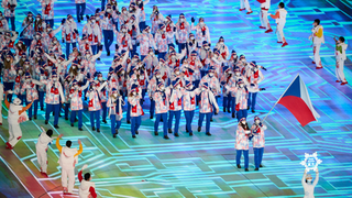 Zimní olympijské hry v Pekingu byly slavnostně zahájeny. Oheň plápolá ve sněhové vločce