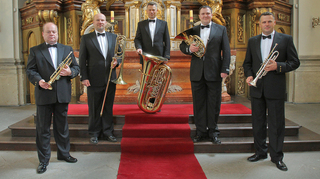 Poslechněte si vánoční koncert Ústřední hudby AČR u vás doma