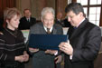 Součástí slavnostního setkání v Olomouci bylo také předání kordíku ministryně obrany veteránu Václavu Jedličkovi, který oslavil 18. 2. 2008 sto let od svého narození